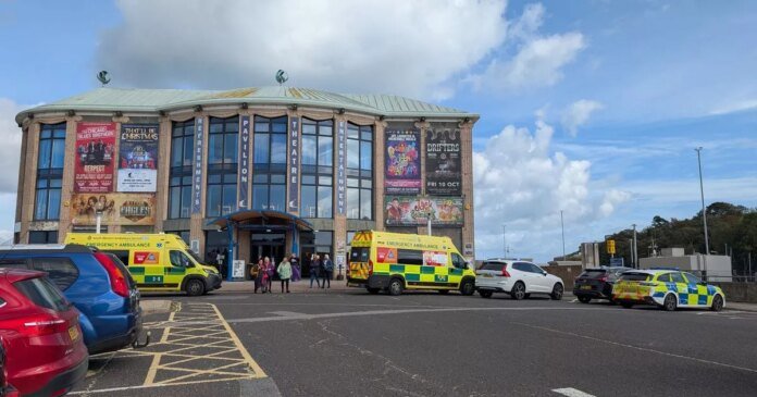 2_mbp_chp_051025weymouth-pavilion-incident-live-emergency-services-rush-to-theatre_33086
